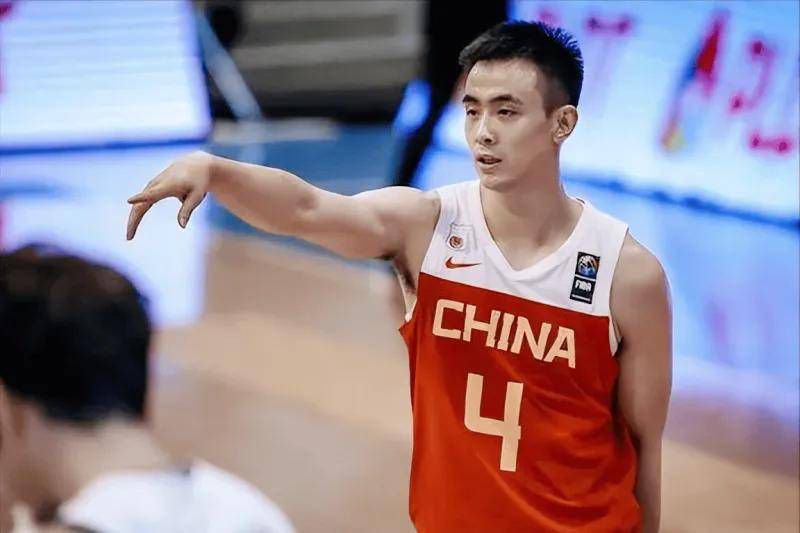 杜宇航在视频中，大赞打戏宏大的同时，亦坦言拍摄时受了不少皮肉之苦，整个过程“很受伤”。