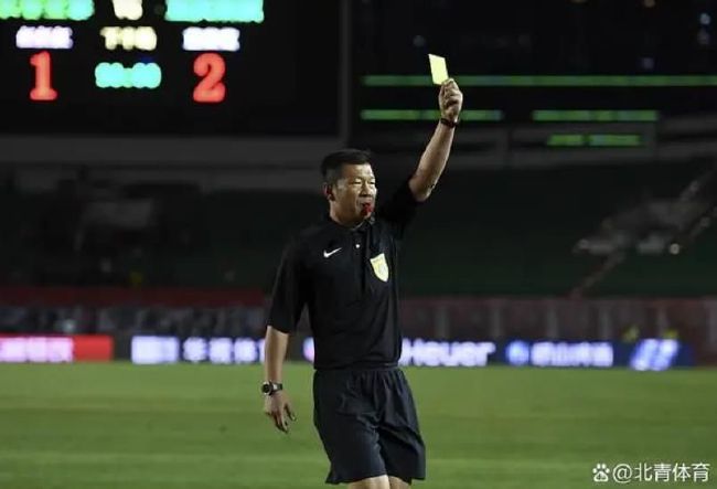 董子健杨幂首度合作默契足 短片展现复杂情绪变化 2016-12-13 昨日，由董子健和杨幂主演的短片《我是你的小幂phone》预告片正式曝光。