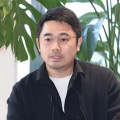 同时，流媒体“大水漫灌”式的内容策略和“买断式”的薪酬结构，也更倾向于生产海量内容，而非精心培养和维护少数巨星的职业生涯。