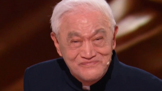 预告中，Joel（佩德罗·帕斯卡 饰）、Ellie（贝拉·拉姆齐 饰）原本平静的社区生活被打破，感染者向杰克逊镇发起冲锋，无法 《最后生还者》发新海报 佩德罗·帕斯卡末日生存 2022-12-09 12月9日，根据游戏改编的剧集《最后生还者》发布新海报。
